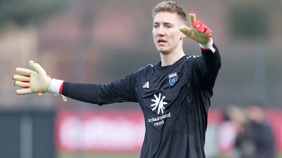 Torhüter Marcel Bergmann unterschrieb einen Vertrag beim Nordost-Regionalligisten Lok Leipzig. Archivfoto: Doden/Emden