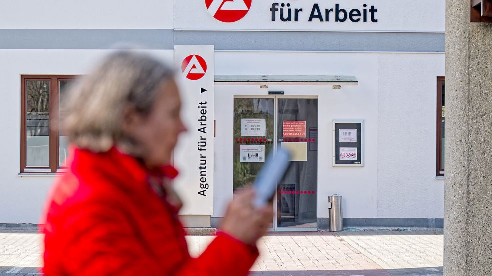 Nicht alle Menschen ohne Arbeit sind arbeitslos. Foto: IMAGO / Rolf Poss