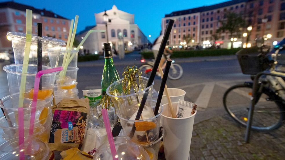Die ehrgeizigen Ländern wollen die Produktion auf nachhaltigem Niveau begrenzen - das lehnen Ölförderländer ab. (Archivbild) Foto: Sven Hoppe/dpa