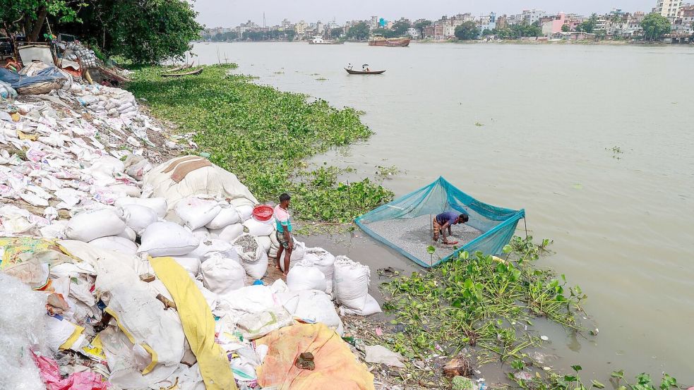 Viele Entwicklungsländer haben bislang keine effektiven Recycling-Möglichkeiten. (Archivbild) Foto: Suvra Kanti Das/ZUMA Press Wire/dpa
