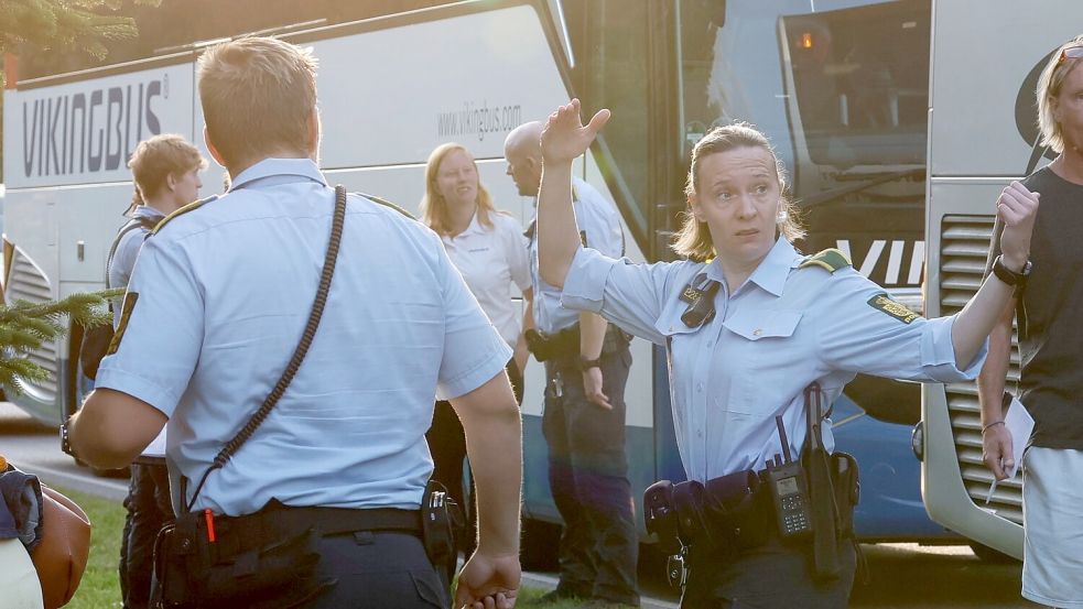 Mindestens ein Mensch kam bei dem Zugunglück ums Leben. Foto: Robert Wengler/Ritzau Scanpix/AP/dpa