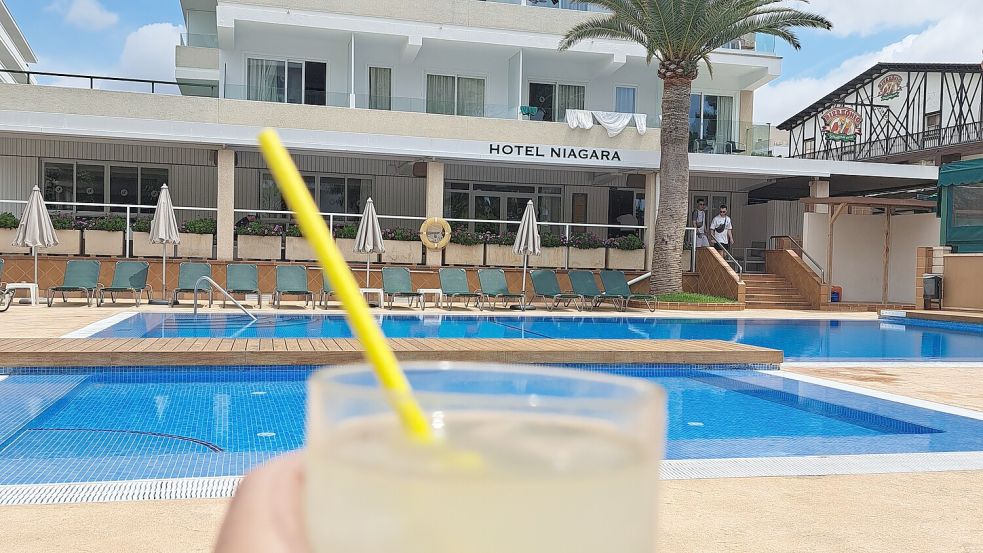 Einen ersten Drink am Pool nehmen - und das mit Blick auf den Bierkönig: Viel besser geht es für viele von uns Vielfliegern gar nicht! Foto: David Reininghaus