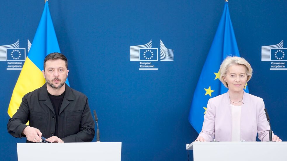 EU-Kommissionspräsidentin Ursula von der Leyen reist am Montag mit. Foto: Uncredited/AP/dpa