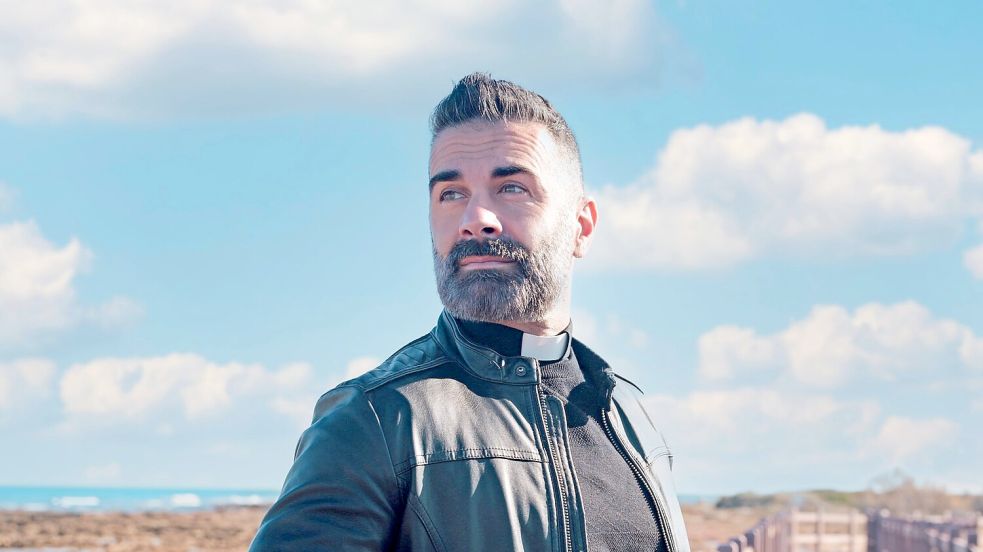 Pater Cosimo Schena gilt als einer der beliebtesten Priester Italiens. Foto: Cosimo Schena/dpa
