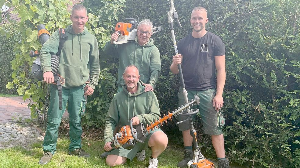 Mitte April hat sich Marco Reich (rechts) mit „Gartenreich“ selbstständig gemacht. Auf sein Team kann er sich jederzeit verlassen. Foto: Rull
