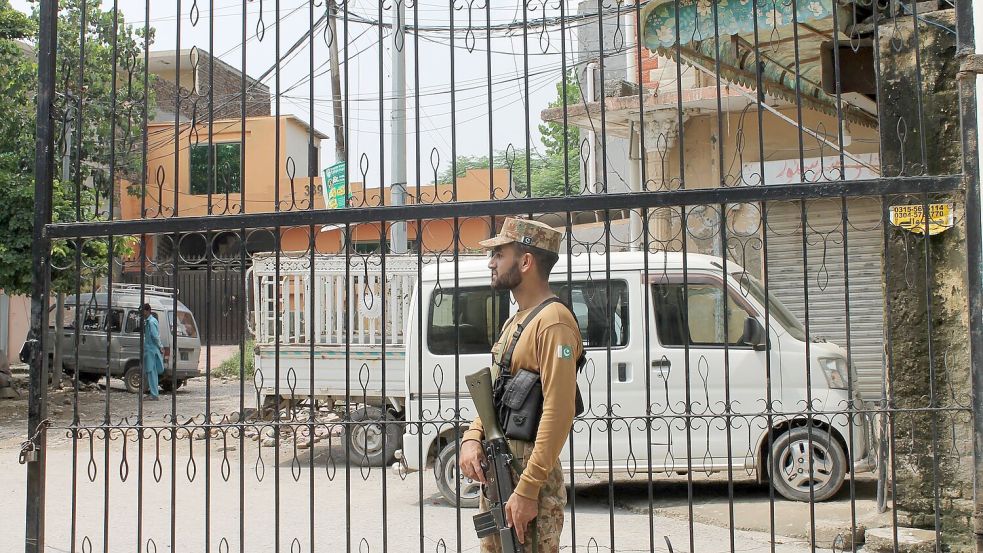 Erst werden die Afghaninnen und Afghanen in Abschiebezentren gebracht, dann geht es zurück in die alte Heimat. (Archivfoto) Foto: Nabila Lalee/dpa