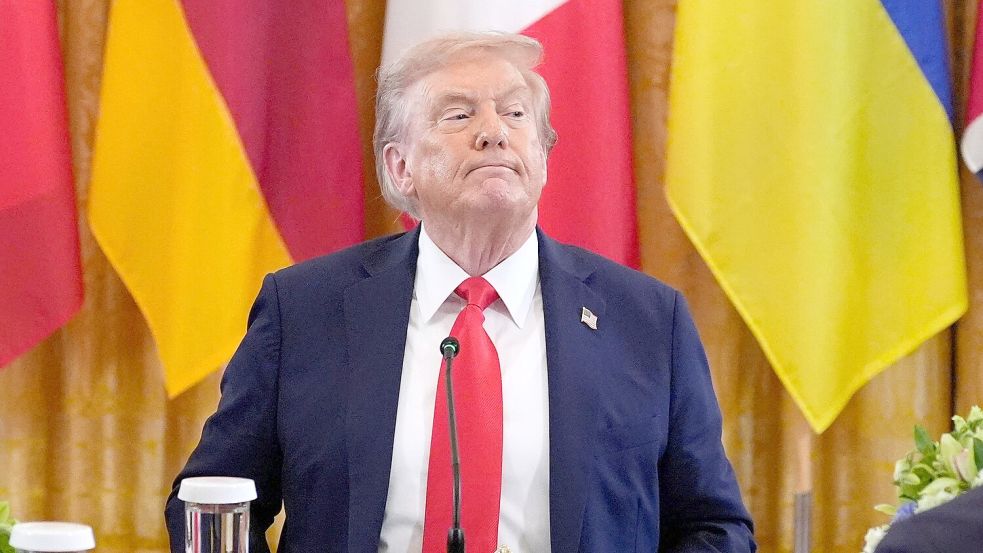 Der Ukraine-Gipfel wurde für ein Telefonat zwischen Trump und Putin unterbrochen. Foto: Alex Brandon/AP/dpa