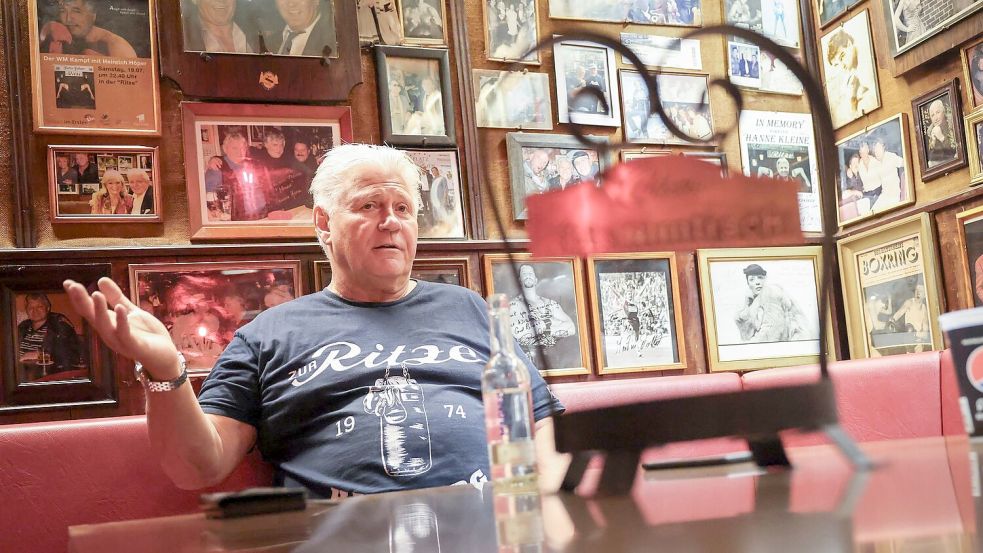 „Die „Ritze“ ist für mich jetzt so etwas wie eine Zeitkapsel – hier ist es schön“, sagt Kneipeninhaber Carsten Marek. Foto: Christian Charisius/dpa