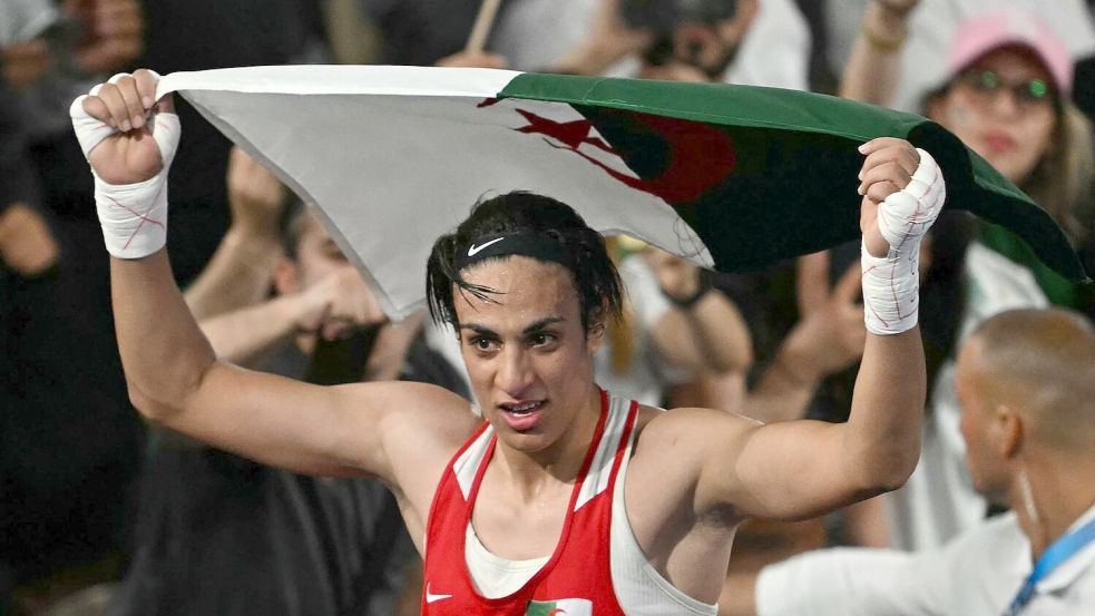 War bei Olympia 2024 im Zentrum der Debatten: Imane Khelif. Foto: Mauro Pimentel/AFP/dpa