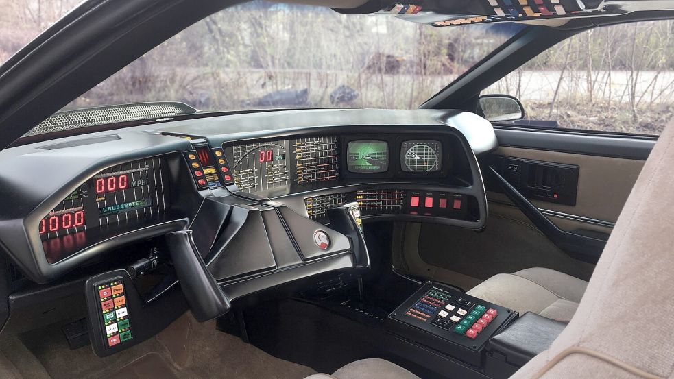 Das sprechende Auto "KITT" aus der Serie "Knight Rider" kann in Campen bestaunt werden. Foto: Museumsfrünnen Campen