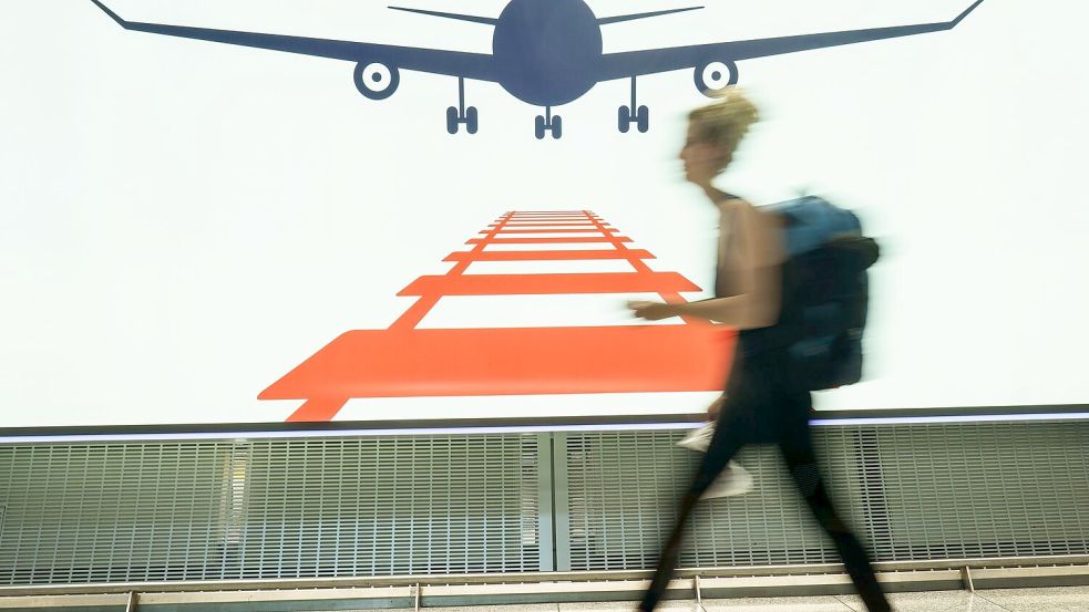 Am Frankfurter Flughafen arbeiten Bahn und Airlines auch zusammen. (Symbolbild) Foto: Frank Rumpenhorst/dpa