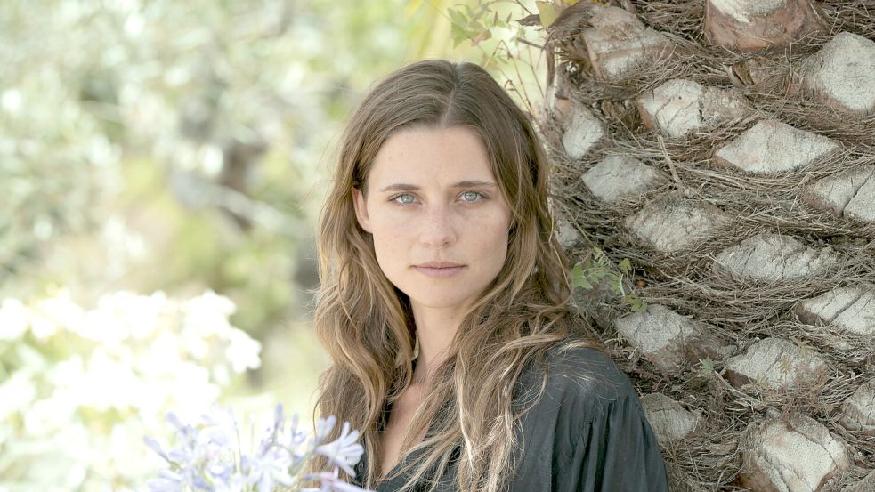 Svenja Jung ist die Hauptdarstellerin des neuen Netflix-Films „Fall For Me“. Foto: Julia Terjung/Netflix