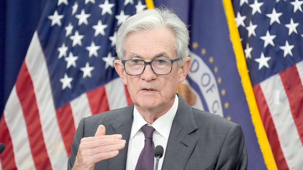 Der Vorsitzende der Federal Reserve, Jerome Powell, hält Zinssenkungen womöglich für erforderlich. (Archivfoto) Foto: Manuel Balce Ceneta/AP/dpa