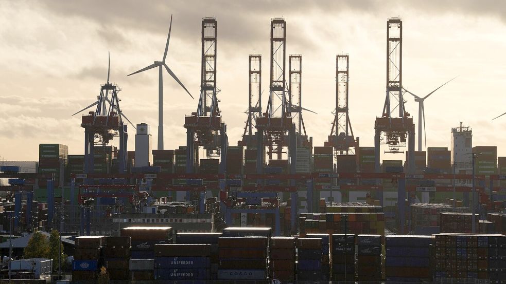 Die deutsche Wirtschaft schrumpft. Überraschend kommt die Nachricht nicht. Foto: Marcus Brandt/dpa