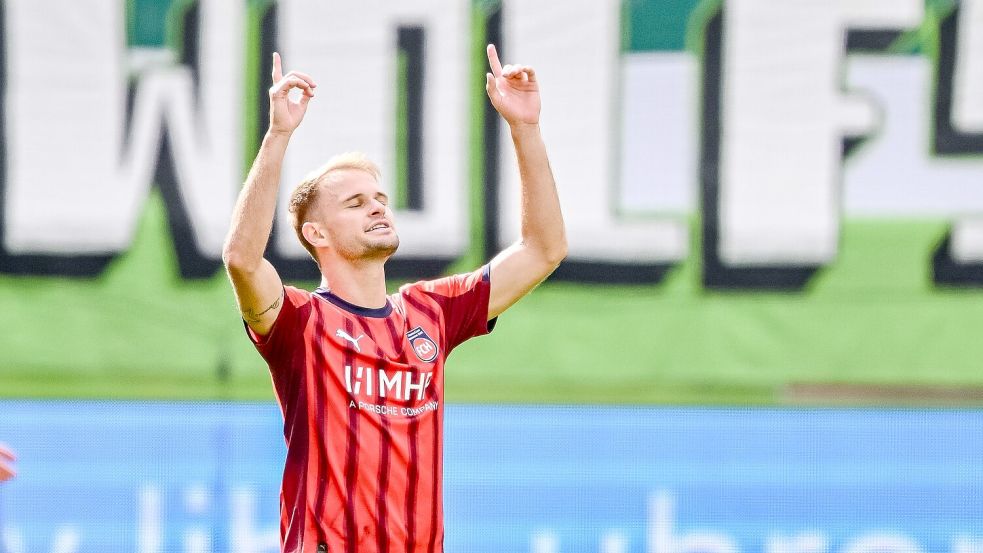 Traf per Freistoß für Heidenheim: Offensvimann Leonardo Scienza. Foto: Harry Langer/dpa