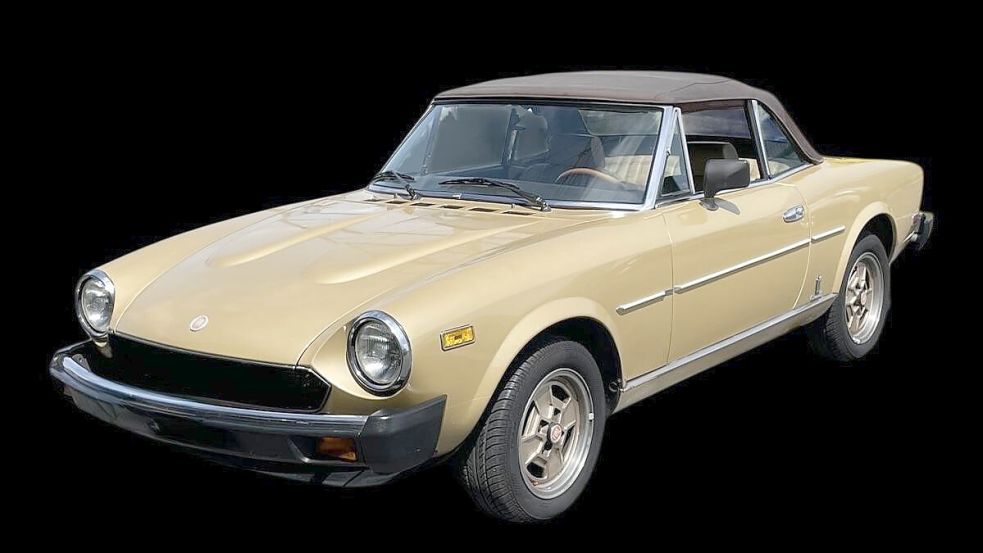 In solch einem Fiat Spider 124 war Ursula Jahn zuletzt unterwegs. Foto: privat