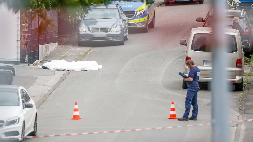 Eine zunächst in Menden festgenommene Frau ist wieder auf freiem Fuß. Bei ihr lässt sich laut Staatsanwaltschaft keine Tatbeteiligung feststellen. Foto: Christoph Reichwein/dpa