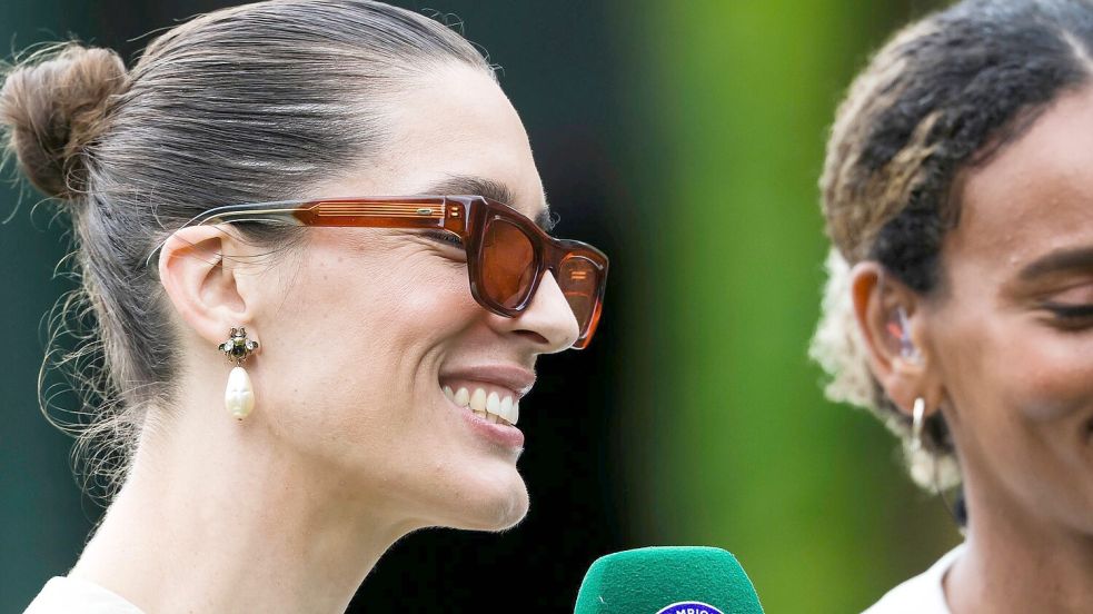 Die frühere Top-Ten-Spielerin Andrea Petkovic begleitet das Tennisgeschehen als Expertin. Foto: Frank Molter/dpa
