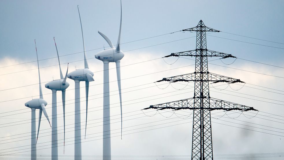 Niedersachsen ist vom Leitungsausbau besonders betroffen. Foto: dpa/ Julian Stratenschulte