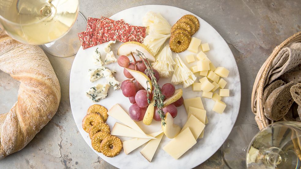 In Frankreich gilt Essen als bedeutendes kulturelles Gut. Die Bürger planen viel Zeit für die Mahlzeiten ein und mögen das schnelle, haste Essen überhaupt nicht. Foto: dpa/ Christin Klose