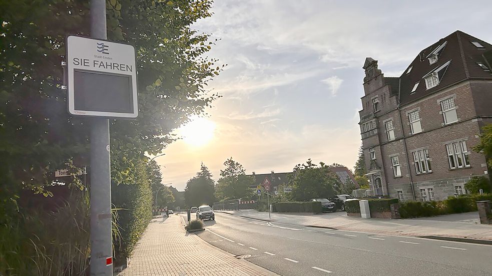 Stadtauswärts soll eine LED-Messtafel Autofahrern ihre Geschwindigkeit anzeigen und so den Verkehr beruhigen. Foto: Stephanie Tomé