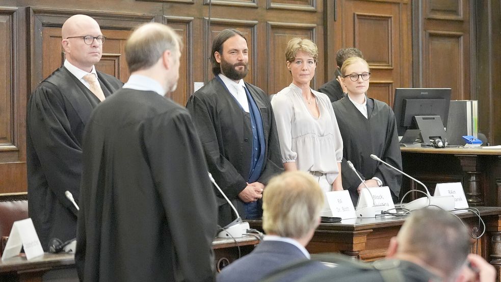 Christina Block war von den Aussagen des israelischen Angeklagten sichtlich mitgenommen. Zeitweise brach sie in Tränen aus. Foto: dpa/Marcus Brandt