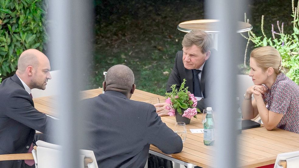 Die Europäer sehen kaum mehr Chancen, das Atomabkommen mit dem Iran zu retten. Bereits in der vergangenen Woche herrschte bei einem Treffen von Deutschlands Außenminister Johann Wadephul mit Amtskollegen düstere Stimmung. (Archivbild) Foto: Fabrice Coffrini/KEYSTONE POOL AFP/dpa