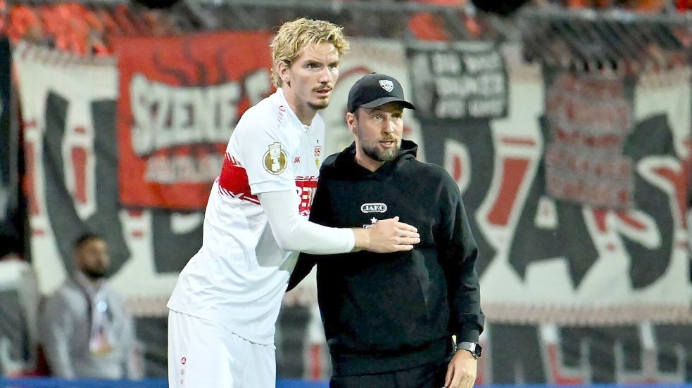 Abschied aus Stuttgart: Coach Sebastian Hoeneß muss künftig auf Nick Woltemade verzichten. Foto: Swen Pförtner/dpa