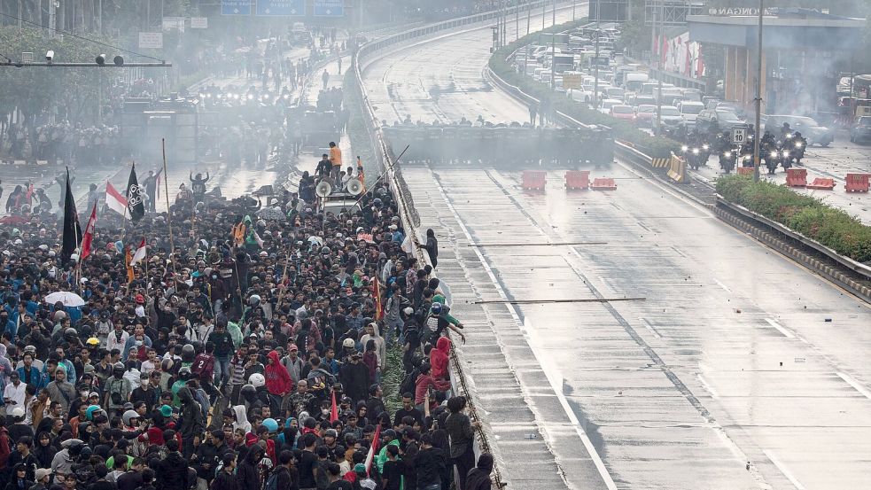 In vielen Landesteilen gibt es seit Tagen heftige Proteste. Foto: Donal Husni/ZUMA Press Wire/dpa