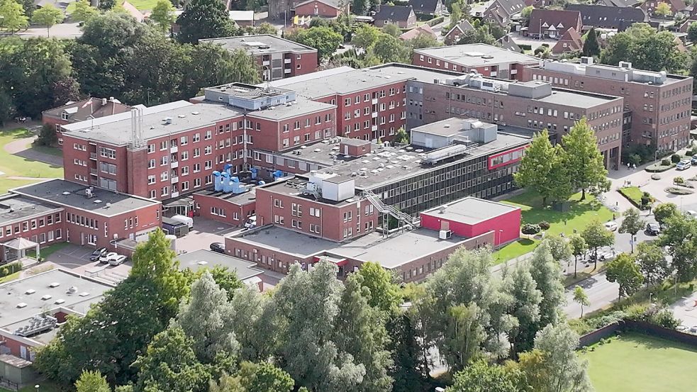 Die Ubbo-Emmius-Klinik in Aurich aus der Vogelperspektive. Foto: Tizian Dunkmann