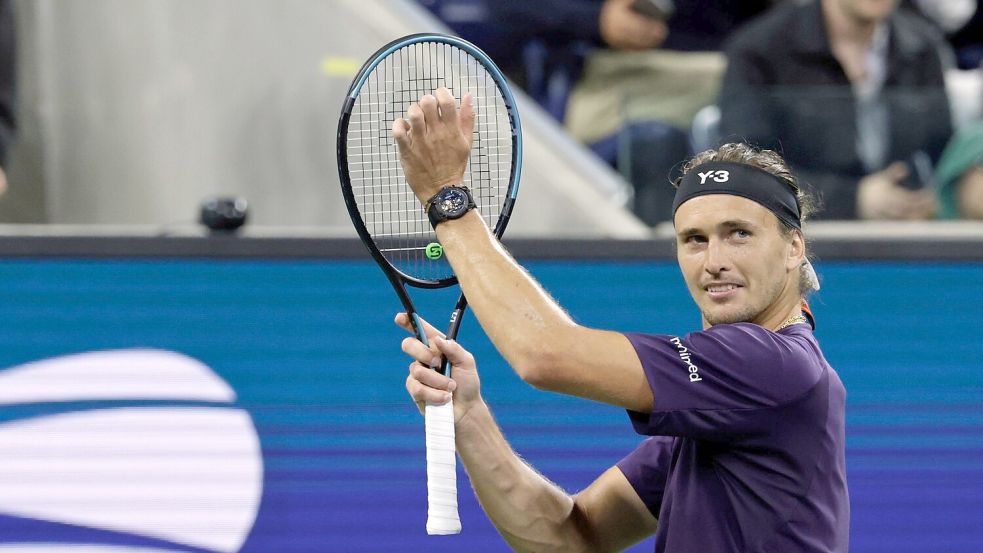 Alexander Zverev hat in New York die dritte Runde erreicht. Foto: Adam Hunger/AP/dpa
