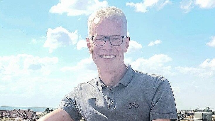 Stefan Obermaier hat die Organisation des elften Auricher CSD 2026 übernommen. Foto: privat