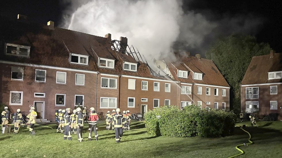 Der Dachstuhl eines Gebäudeteils wurde zerstört. Foto: Jonas Bothe