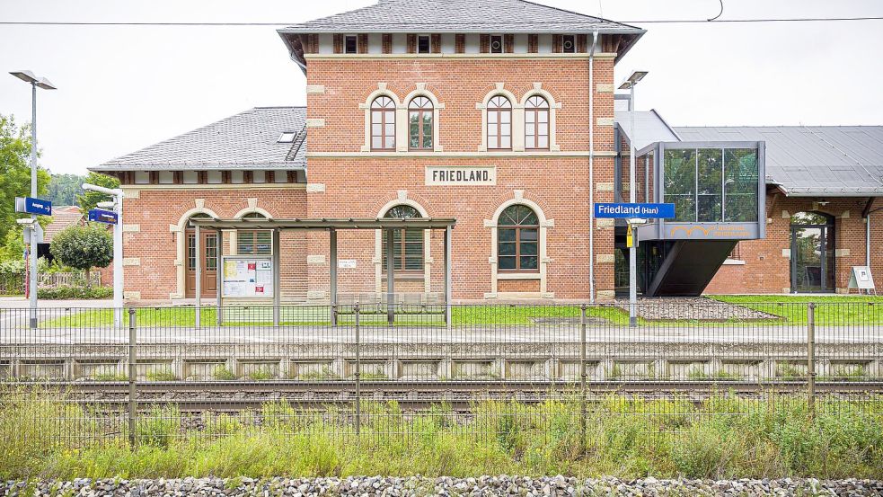 Der Bahnhof Friedland im Landkreis Göttingen: Hier starb am 11. August eine 16-Jährige. Foto: Moritz Frankenberg/dpa
