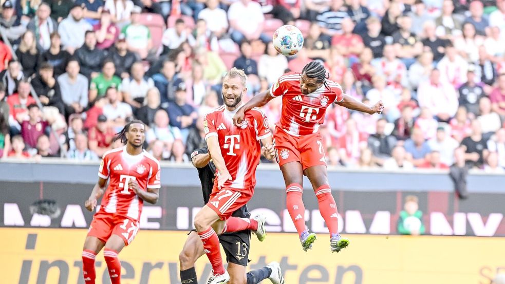 Serge Gnarby traf per Kopf zum 1:0 für den FC Bayern. Foto: Harry Langer/dpa