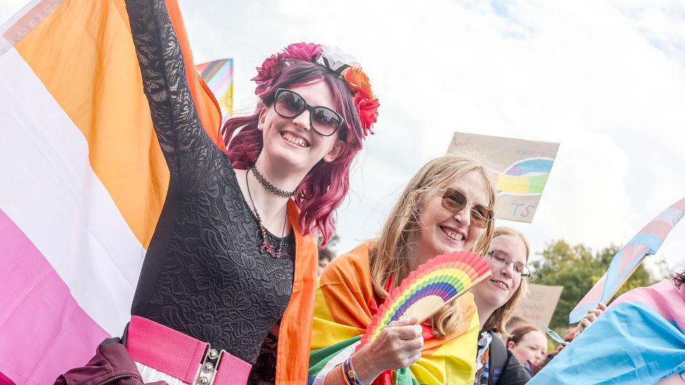 Gute Laune herrschte beim zehnten CSD in Aurich. Foto: Hock