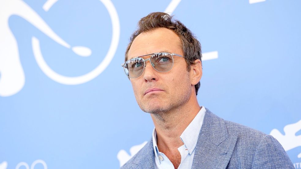Jude Law bei seiner Ankunft in Venedig. Foto: Scott A Garfitt/Invision/AP/dpa