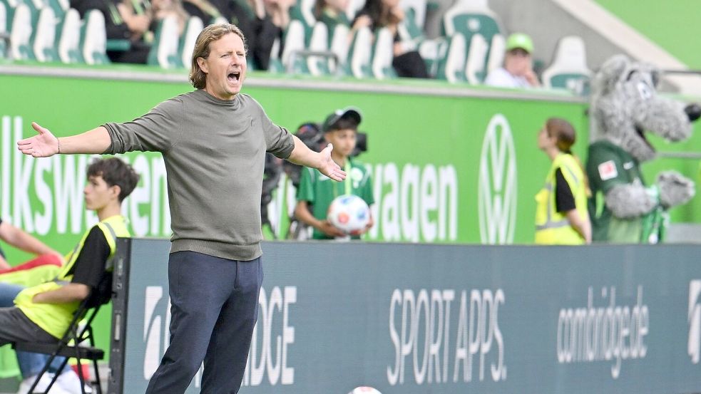 Bo Henriksen konnte mit dem Mainzer Spiel lange nicht zufrieden sein, rettete aber einen Punkt. Foto: Swen Pförtner/dpa