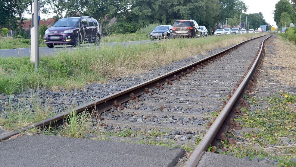 Noch offen ist die Frage, was aus den Bahnübergängen, wie hier in Walle, wird. Foto: Aiko Recke