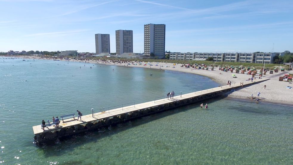 Die drei Ifa-Türme am Südstrand gehören zu den bekanntesten Gebäuden auf Fehmarn. Das Hotel verfügt über vier behindertenfreundliche Zimmer. Foto: Michael Majewski/Tourismus-Service Fehmarn