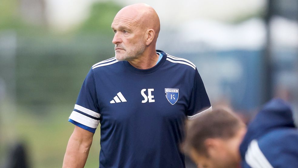 Kickers-Trainer Stefan Emmerling fehlte am Samstag beim Spiel gegen Phönix Lübeck. Foto: Jens Doden