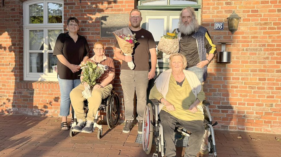 Den Beirat für Senioren und Menschen mit Behinderungen in Brookmerland bilden (von links): Meike Teichert, Martina Steiner, Manuel Dirks, Heike Schruhl, Alfred Janssen. Auf dem Foto fehlen Hermann Aeilts und Carl Wilts. Foto: privat