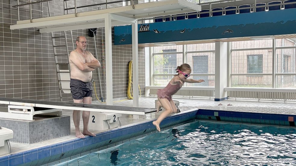 Bis heute lernen viele Norder Kinder im Frisia-Bad das Schwimmen. Foto: Rebecca Kresse