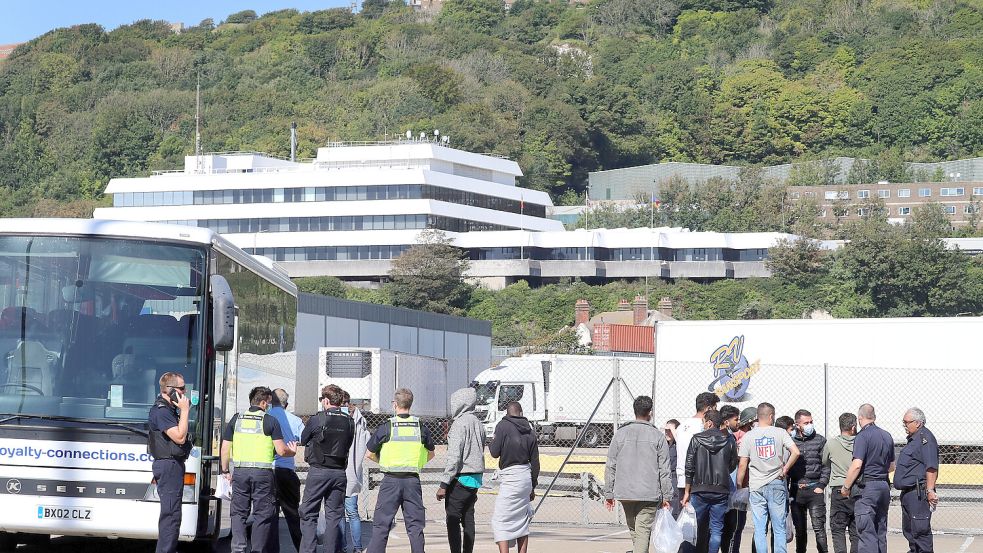 Es überqueren immer wieder viele Migranten den Ärmelkanal, um nach Großbritannien zu gelangen. Foto: DPA/Gareth Fuller