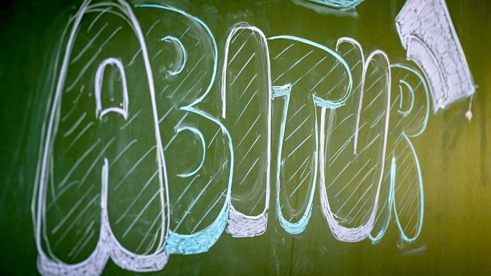 Niedersachsen meldet für das Abitur 2025 einen Schnitt von 2,45. Wie haben die Schüler in Stadt und Landkreis Osnabrück abgeschnitten? Foto: dpa/Sina Schuldt