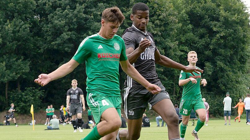 Leon Robbe (Mitte) gehört zu den Bunder Talenten. Foto: Heiner Lohmann