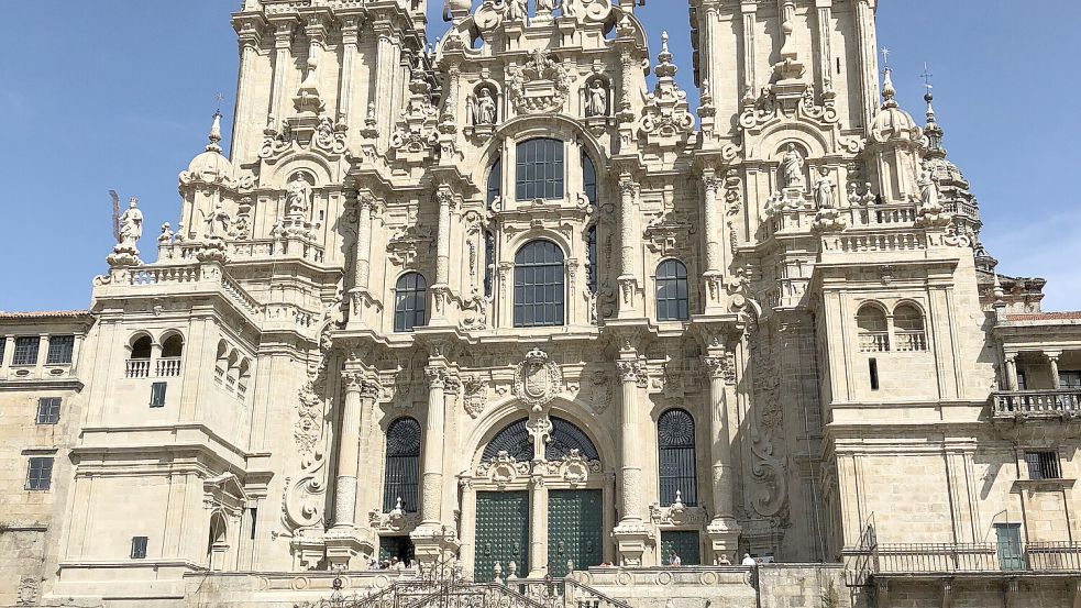 Die Kathedrale von Santiago de Compostela ist der Endpunkt der Jakobswege. Foto: dpa/Manuel Meyer
