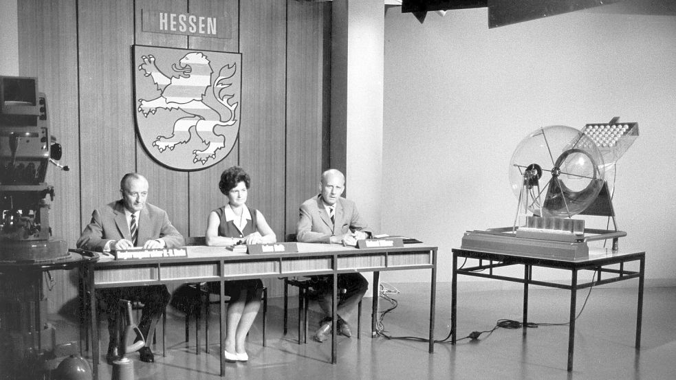 Die Ziehung der Lottozahlen kam 1965 ins Fernsehen. (Archivbild) Foto: picture alliance / dpa