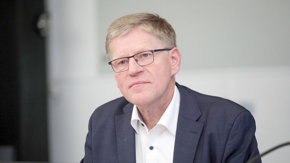 Bürgermeister Horst Feddermann hat die 41. Stimme im Auricher Stadtrat. Beim Ratsbeschluss zu Tempo 30 war er jedoch abwesend. Die Grünen fordern nun die Bekanntgabe des Sachstandes und eine persönliche Positionierung von ihm. Foto: Romuald Banik
