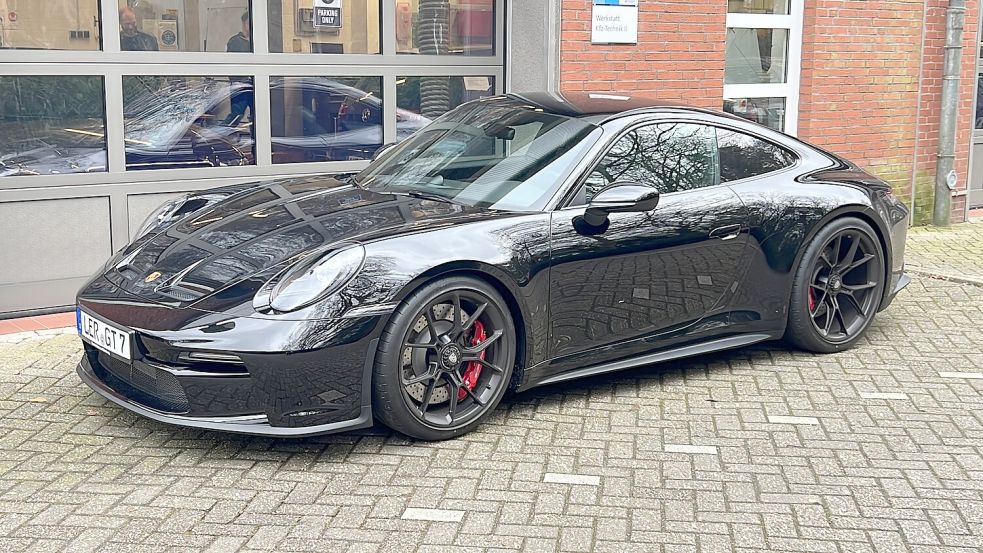Porsche-Fahrzeuge gibt es auch zu sehen.